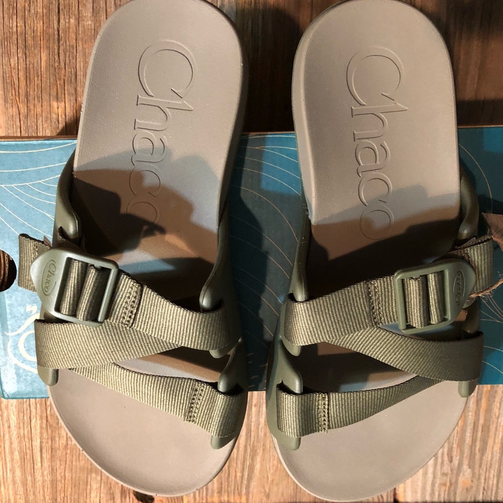 BRAND NEW IN BOX Men’s Chillos Slides by Chaco.